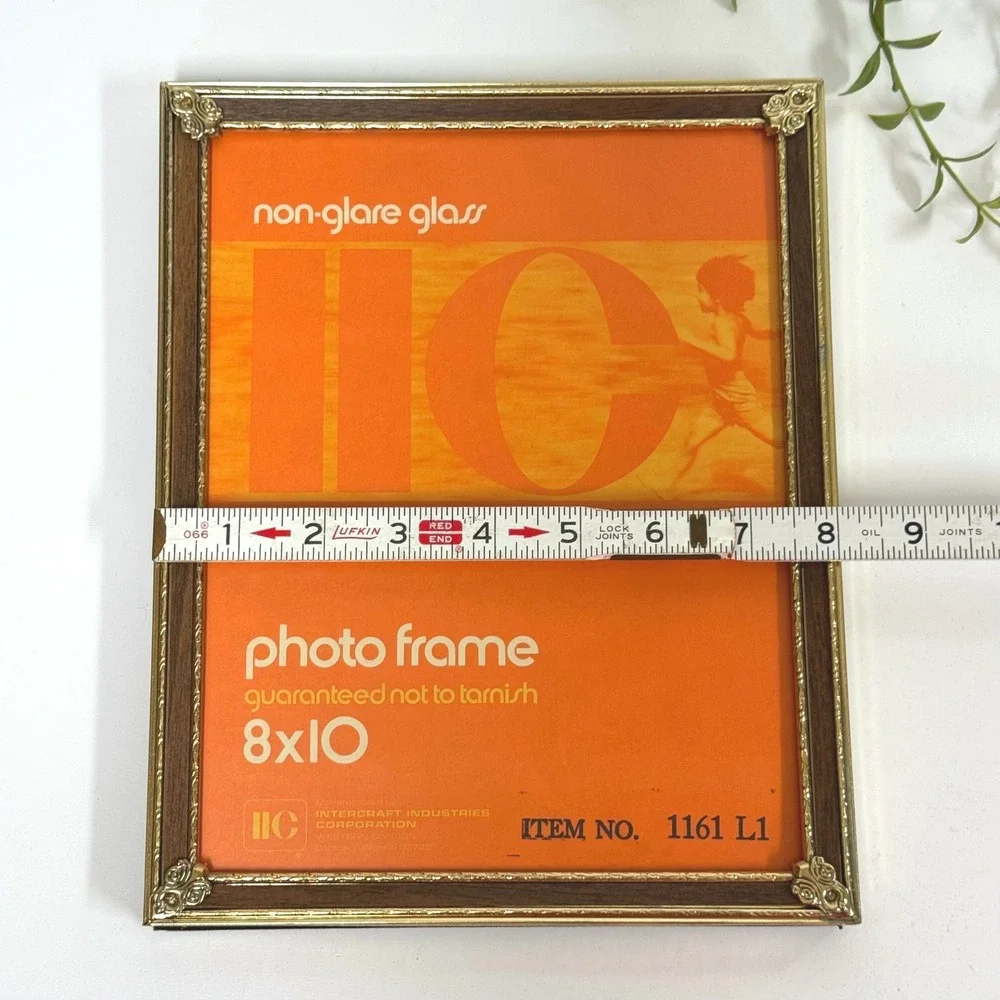 Vintage 8x10 Ornate Gold Wood Grain Photo Frame Non-Glare Intercraft Industries